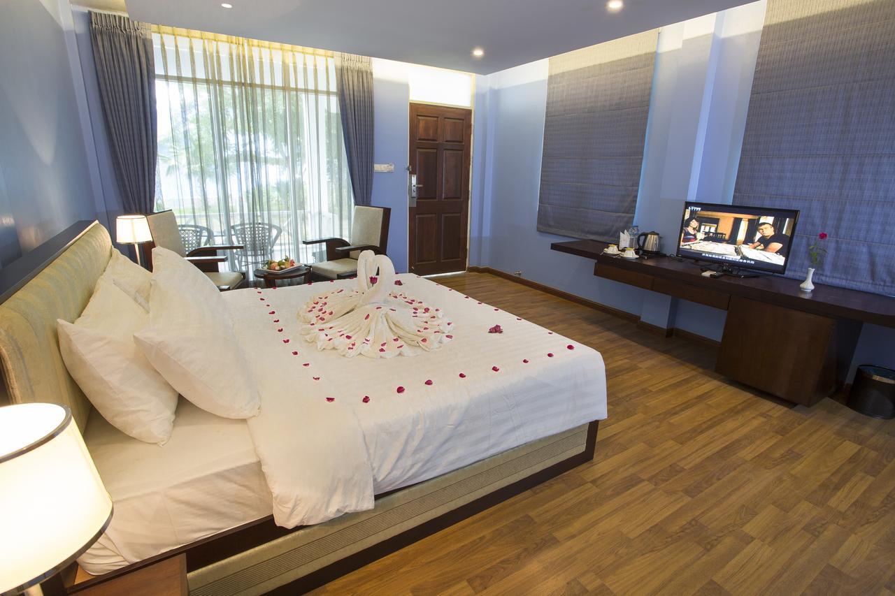 Azura Beach Resort Chaungtha Exterior photo