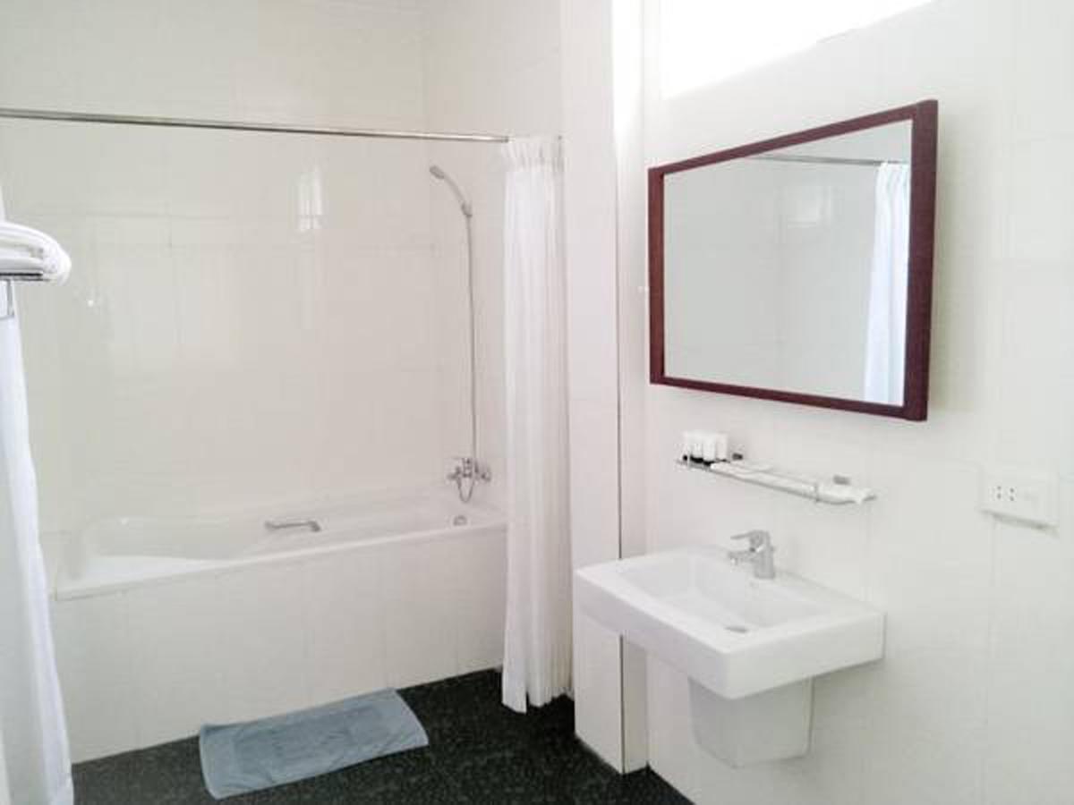 Azura Beach Resort Chaungtha Exterior photo