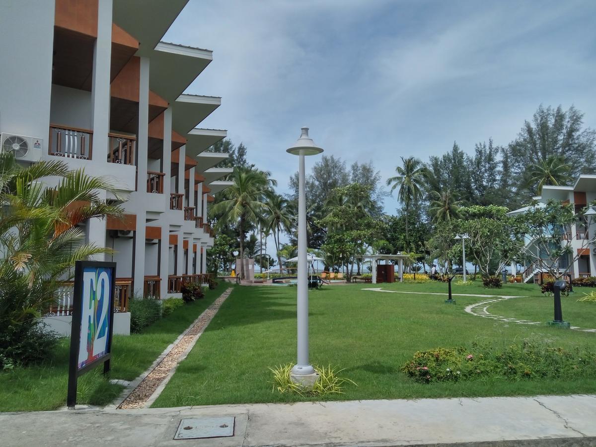 Azura Beach Resort Chaungtha Exterior photo